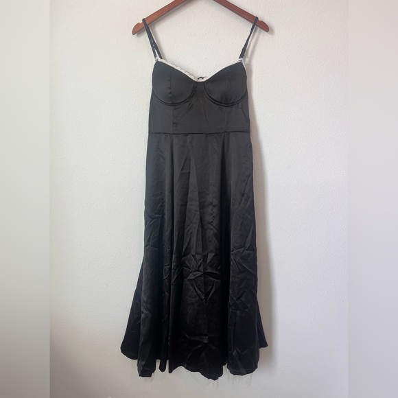 Black Formal Maxi Dress with Padded Top and Pockets - Picture 1 of 6